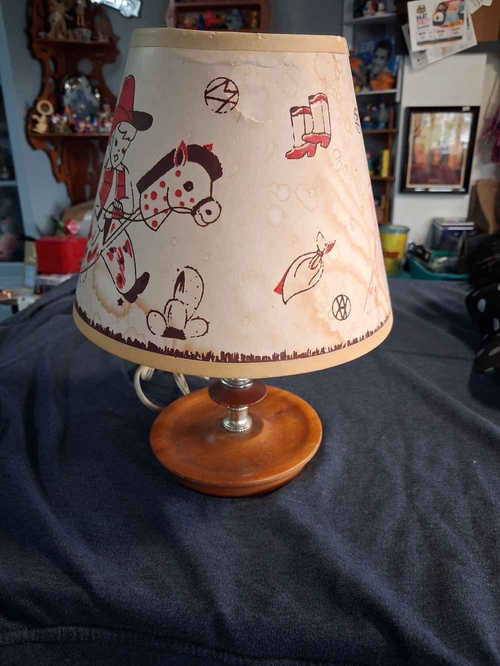 Vintage Western Print Lantern-Style Table Lamp in Cream and Brown